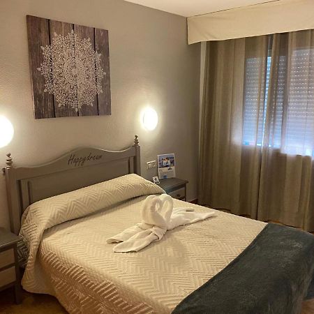 Virgen Del Rocio II Hotel Torremolinos Eksteriør billede