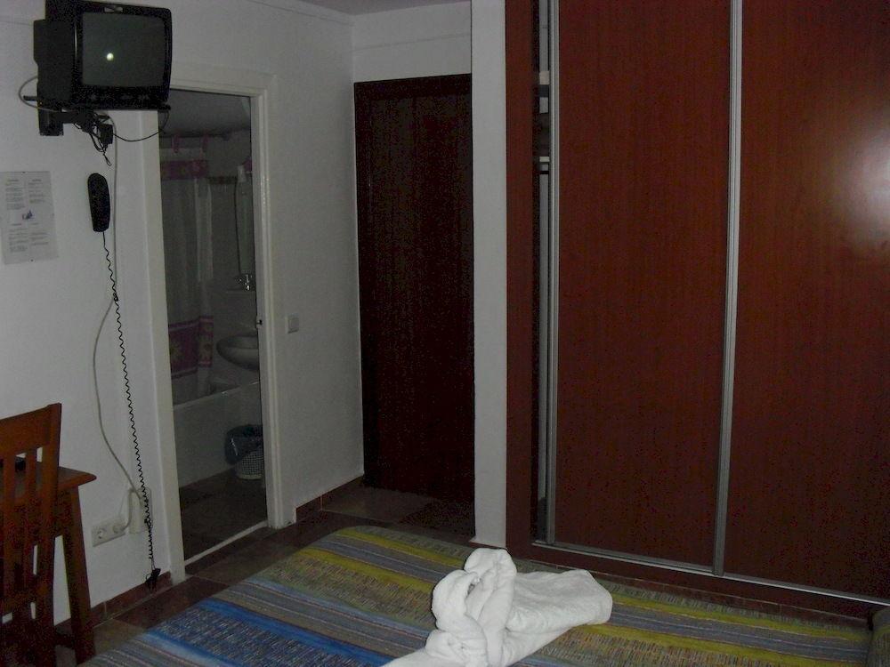 Virgen Del Rocio II Hotel Torremolinos Eksteriør billede