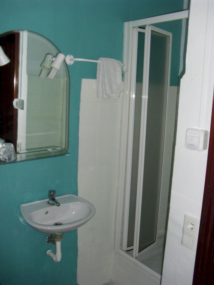 Virgen Del Rocio II Hotel Torremolinos Eksteriør billede