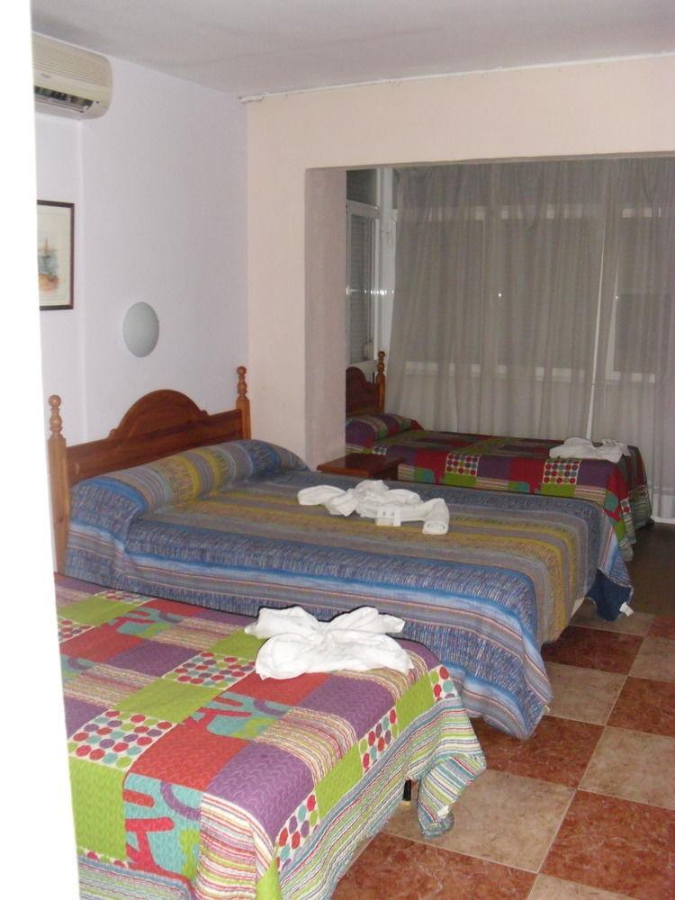 Virgen Del Rocio II Hotel Torremolinos Eksteriør billede