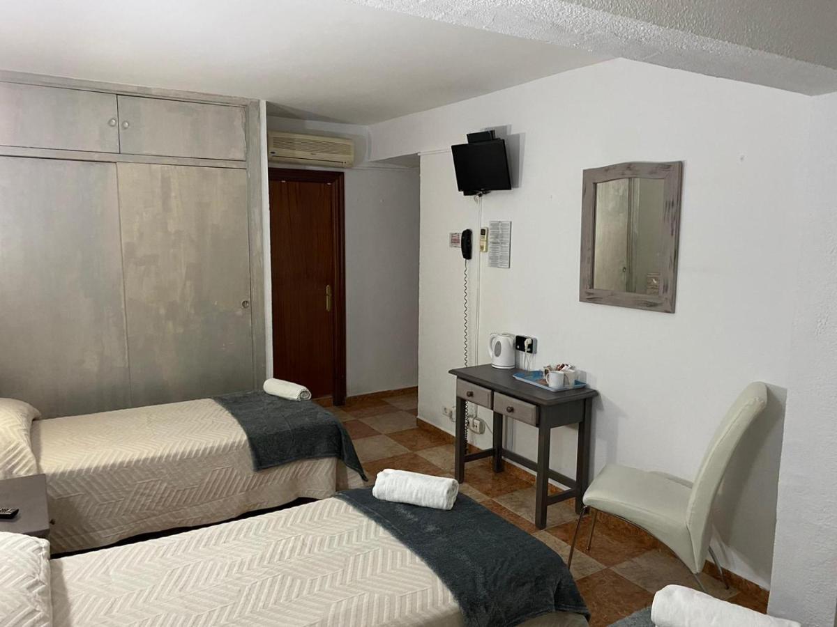 Virgen Del Rocio II Hotel Torremolinos Eksteriør billede